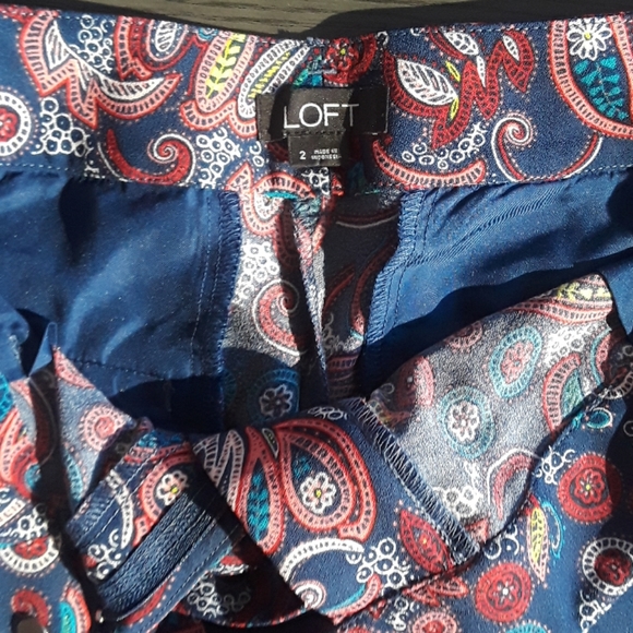 LOFT Floral Shorts Size 2 - Picture 2 of 7